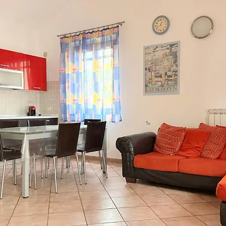 P007 - Porto Recanati, Ampio Trilocale Con Parcheggio, Vicino Al Mare *