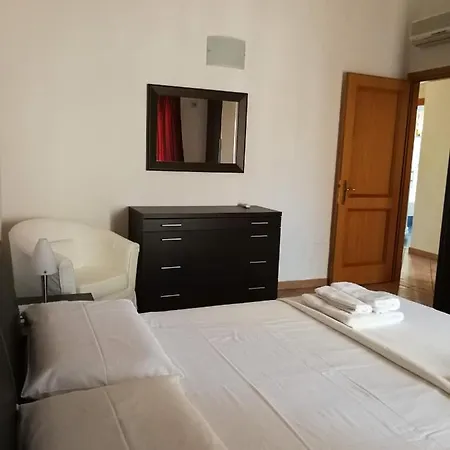 P007 - Porto Recanati, Ampio Trilocale Con Parcheggio, Vicino Al Mare *